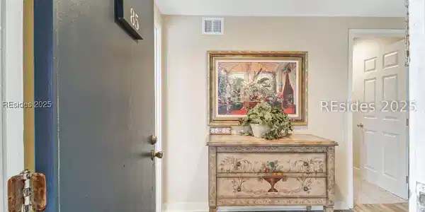 Image 4: Foyer Image 4: Foyer
