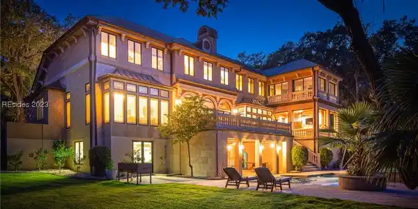 38 Spanish Pointe Drive