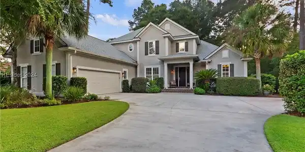 2 Canterbury Lane