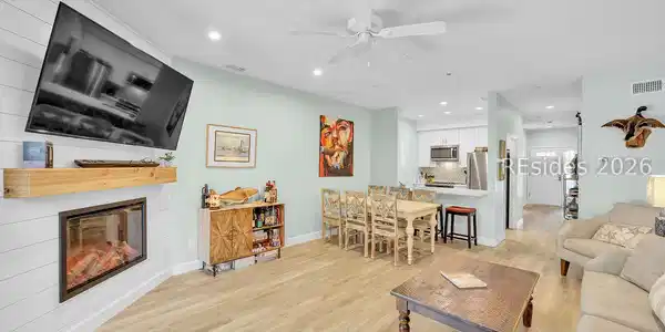 10 Yacht Cove Drive