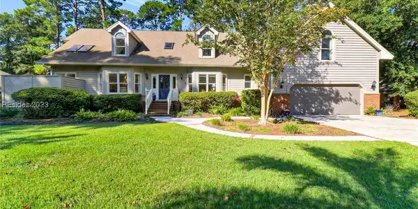 13 Fairlawn Court