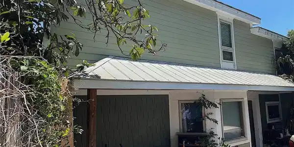 6 Moonshell Road