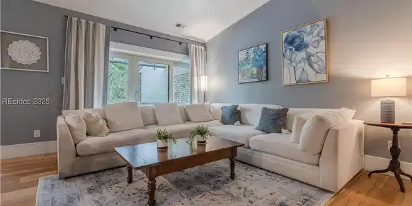 6 Braddock Bluff Drive