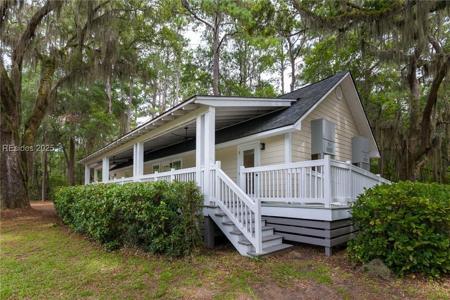 18 Sportsman Court