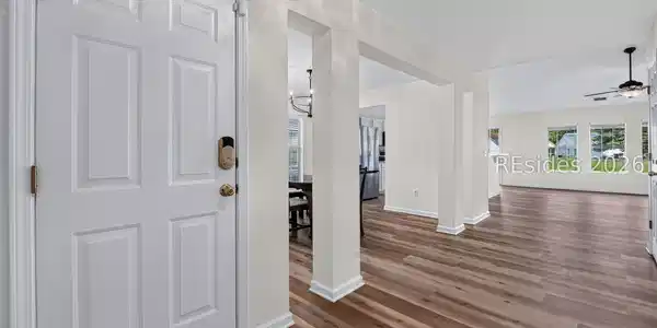 Image 4: Entry Foyer Image 4: Entry Foyer