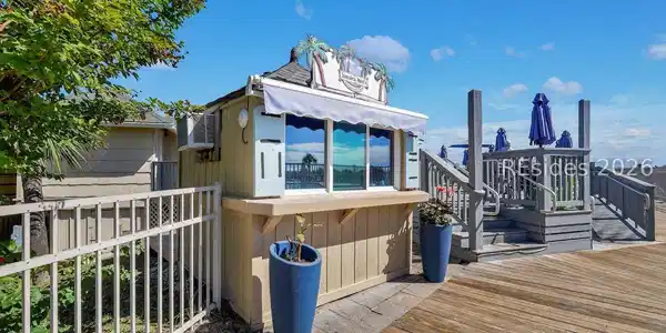 Image 3: outdoor grill Image 3: outdoor grill