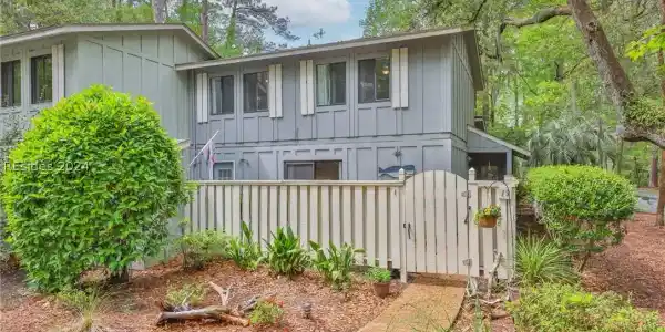 19 Broomsedge Court