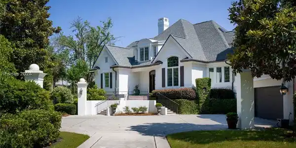 6 Plumbridge Ln