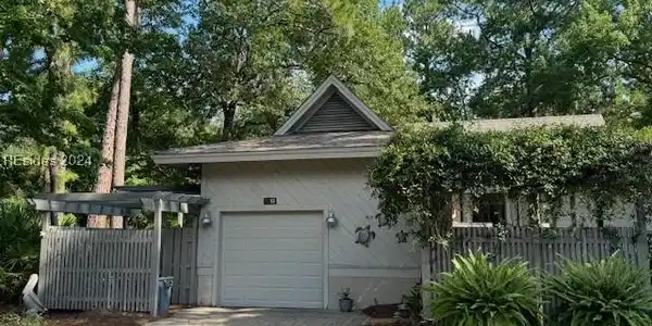1 Isle Of Pines Drive