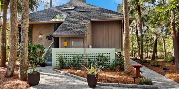 3 Palm Isle Court