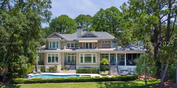 3 Gull Point Road