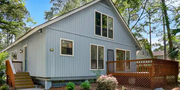 57 Pine Burr Road W