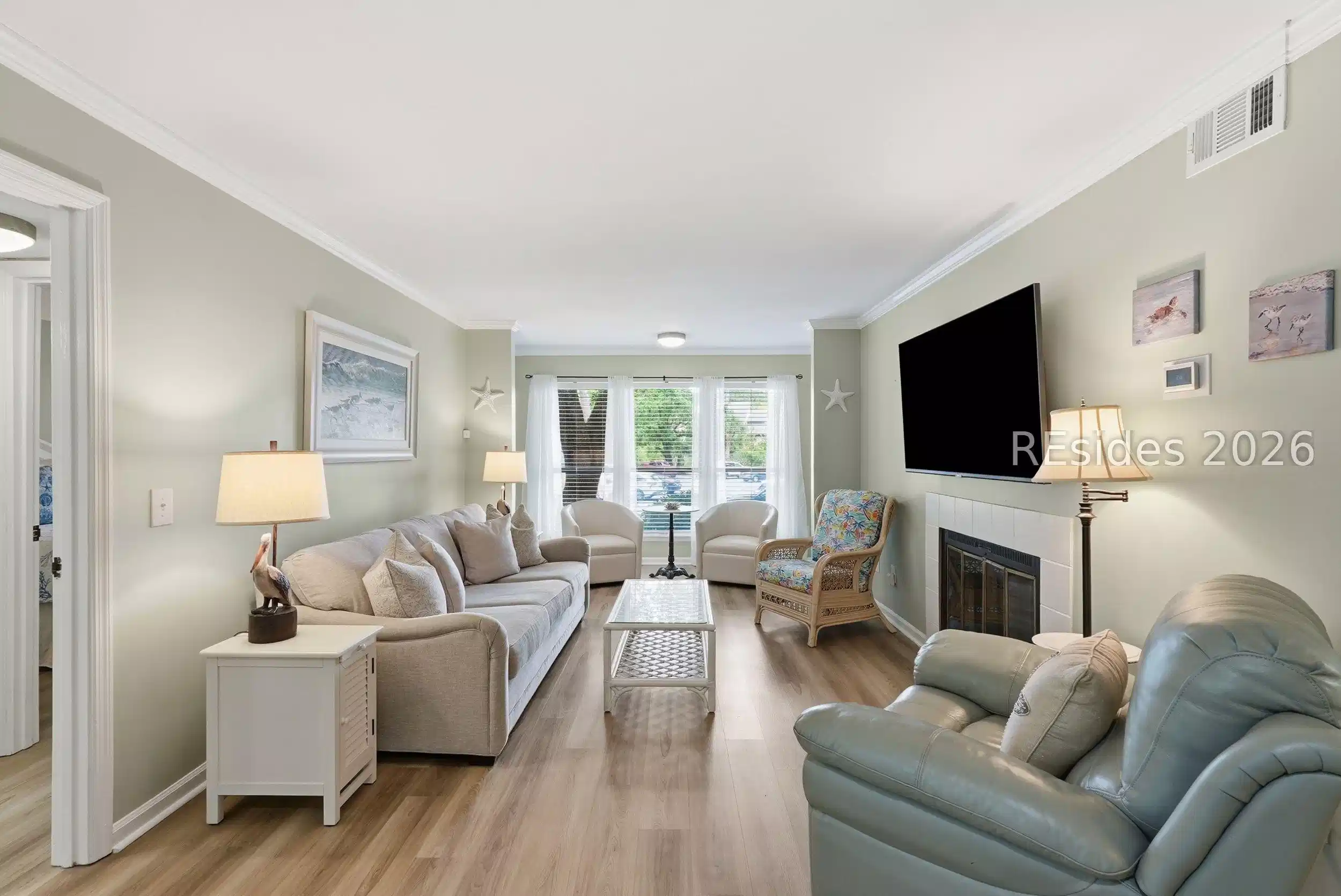Image 1: Living Room