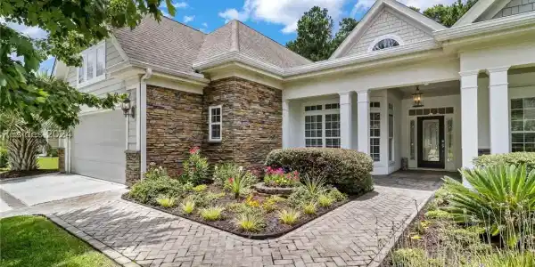 10 Abbotsbury Place