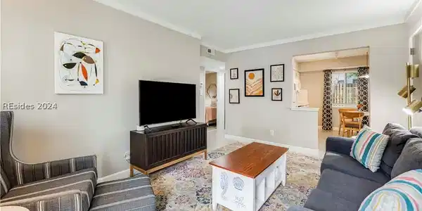 6 Woodward Avenue