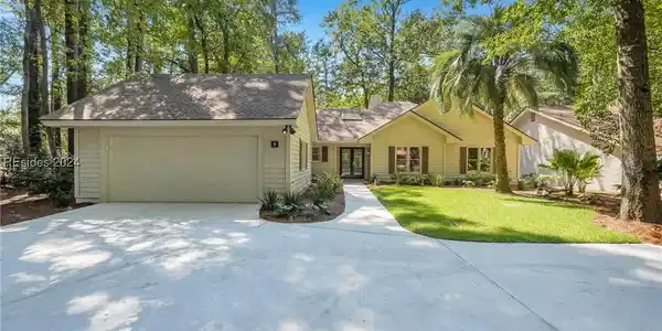 8 Pineland Road