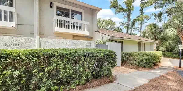 2 William Hilton Parkway
