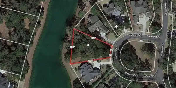 7 Baltusrol Circle