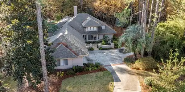 4 King William Court
