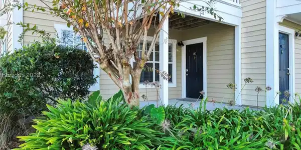 10 Old South Court