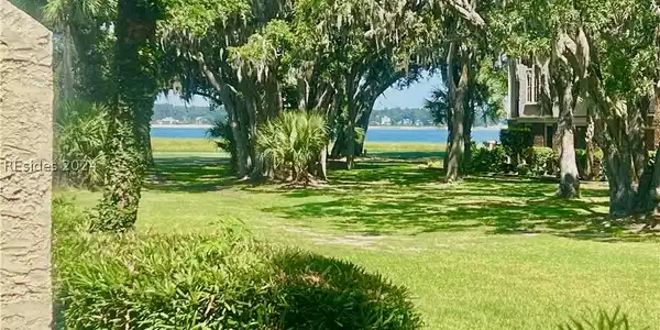6 Mizzenmast Court