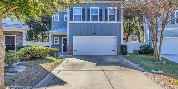 70 Circlewood Drive