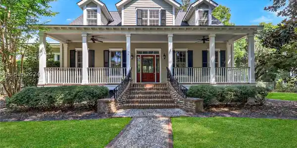 15 Long Pond Drive N