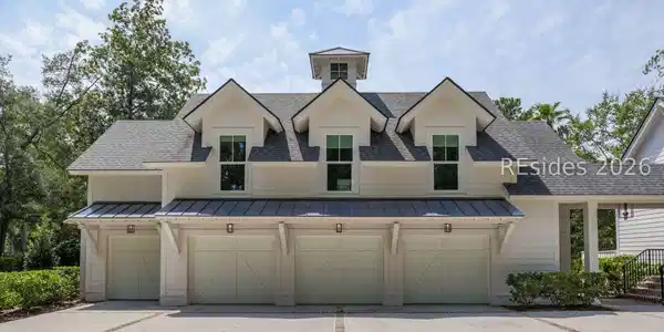 Image 4: 3 Car plus golf cart garage