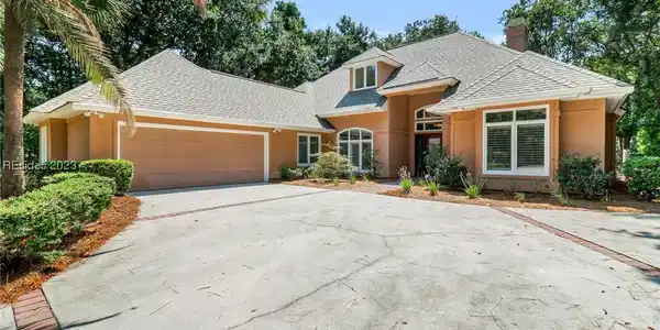 16 Branford Lane