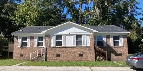 5 Adams Circle