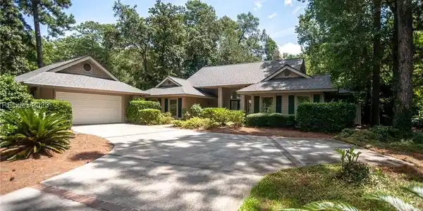 24 Pineland Road