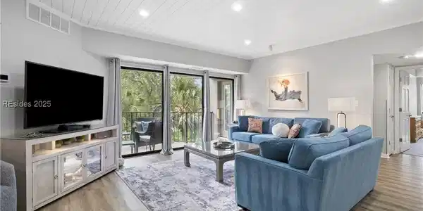 10 S Forest Beach Drive