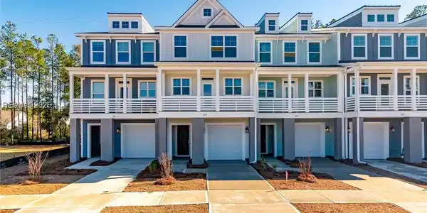 435 Parkside Commons