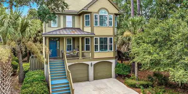 62 Royal Pointe Drive