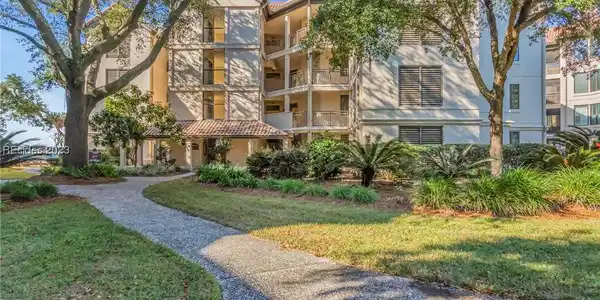 6 Village North Drive