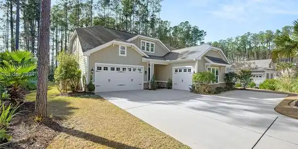 29 Driftwood Court W