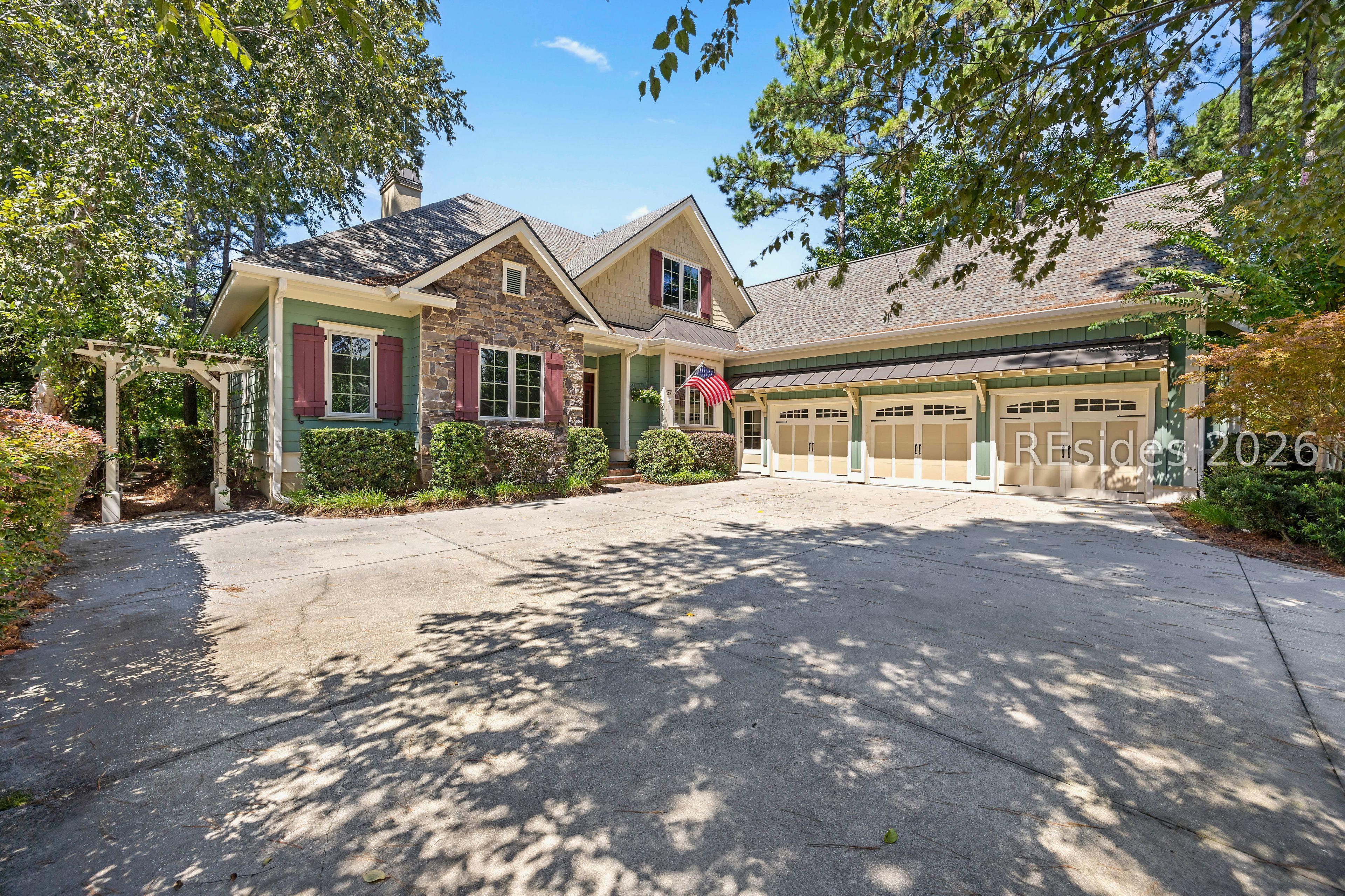 Image 4: Oversized 3 Car Garage with lots of storage!