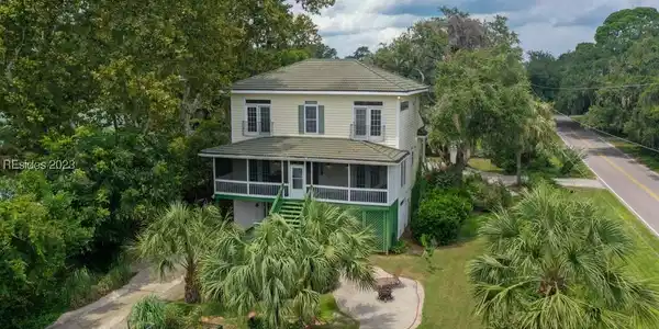 2 Big Oak Street