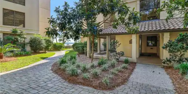 6 Village North Drive