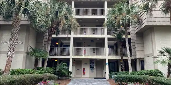 18 Lighthouse Road