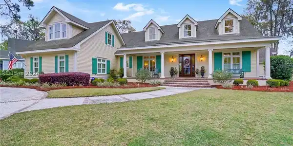 49 Lexington Drive