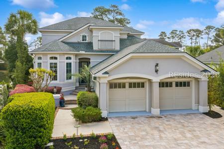 39 Royal Pointe Drive