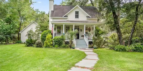 11 Hendersons Way