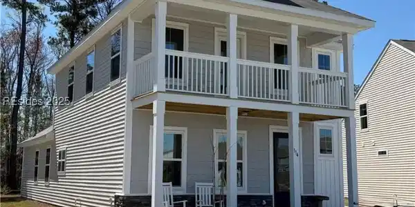 114 Standing Oaks Drive