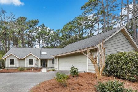 5 Saddlewood Court