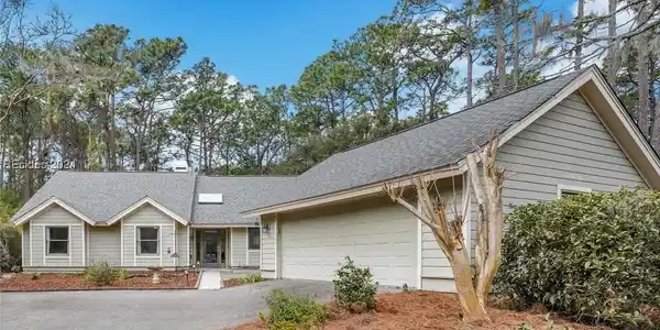 5 Saddlewood Court