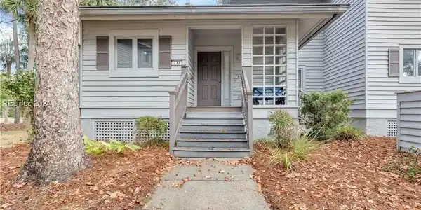 55 Barcelona Road N