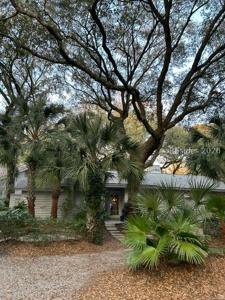 10 Hollyberry Lane