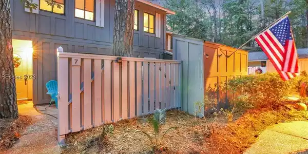 7 Windflower Court