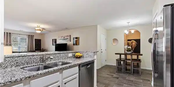 54 Running Oak Drive